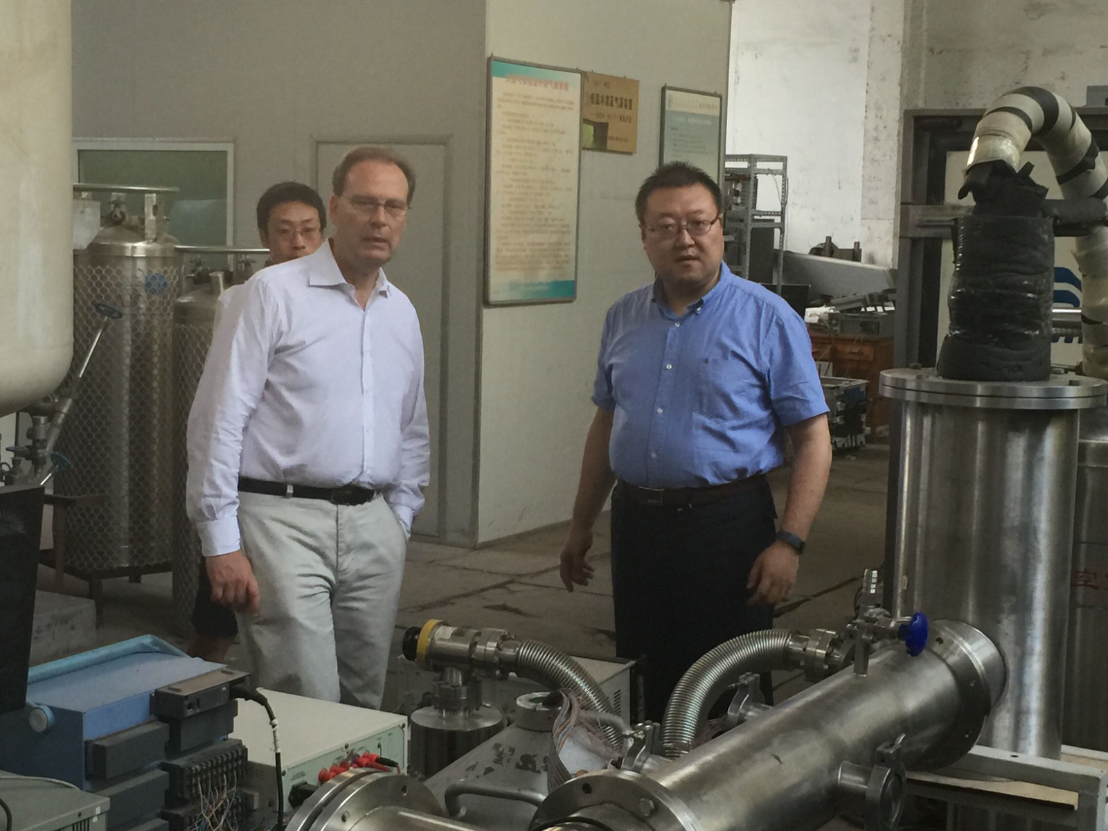 2015年Imperial College London（帝国理工学院）机械工程系R. Peter Lindstedt教授参观低温实验室.jpg