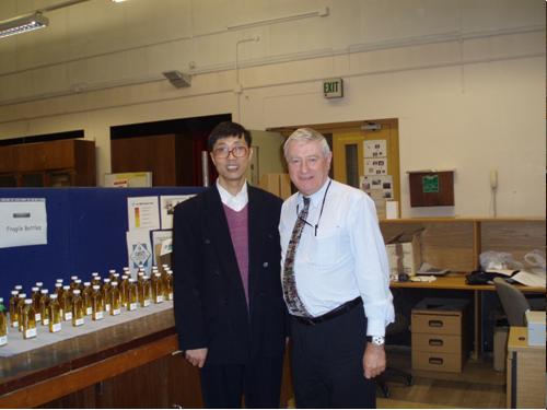 与英国利物浦大学Jones教授在一起