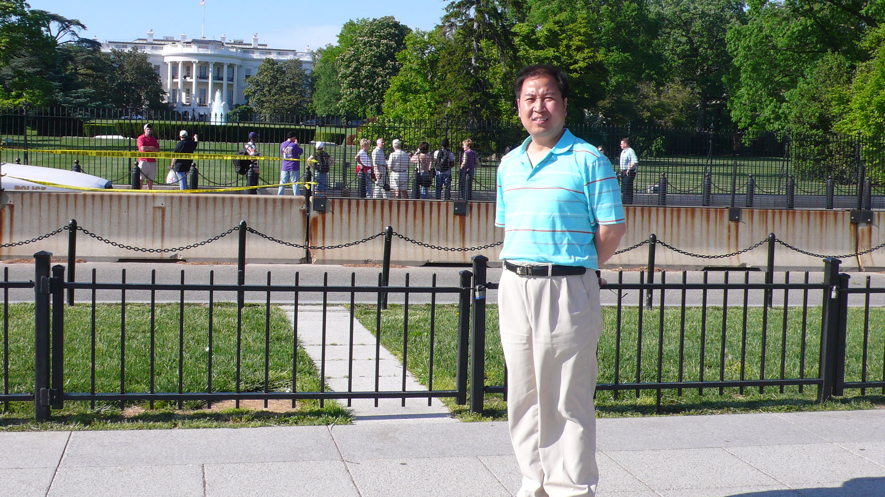 200705赴美国访问在白宫前留影